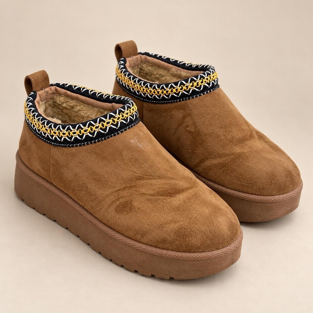 Mudd Embroidered Platform Slipper Boots — Size 4